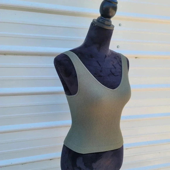 Women's sz Small Sage Green Ribbed V Neck Crop Top Super Stretchy Sleveless XS S - Picture 1 of 7